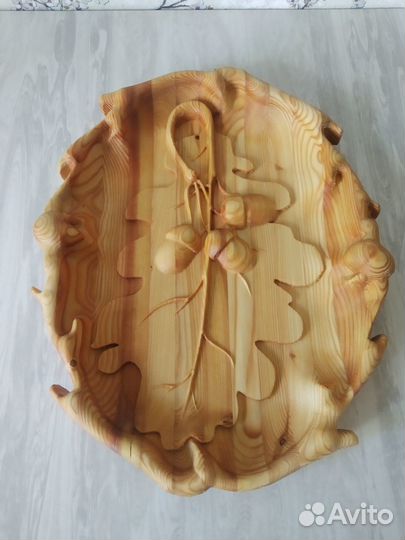 Доска резная деревянная для подачи блюд