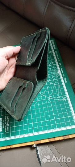 Мужское кожаное портмоне ручной работы