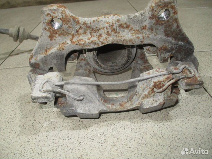 Суппорт передний левый Renault Logan 2