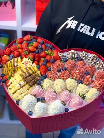 Клубника в шоколаде в коробочке