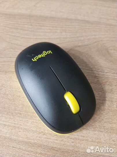 Клавиатура им мышкой Logitech