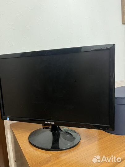 Монитор Lenovo 22 и samsung 20