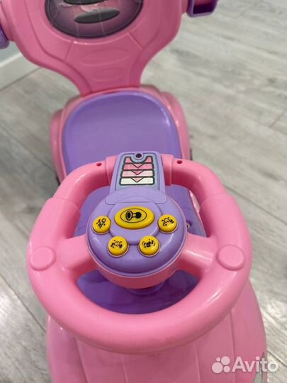 Машинка-каталка розовая с ручкой для родителя