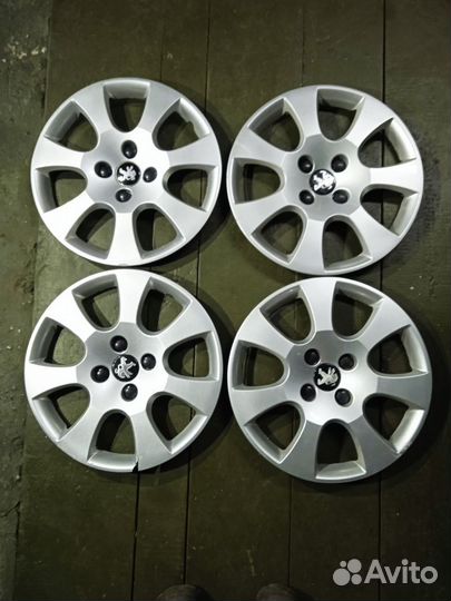 Штатные колпаки на Пежо R-16