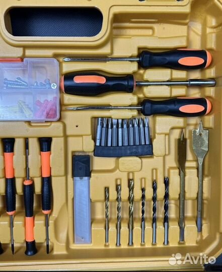 Набор инструментов с шуруповёртом DeWalt