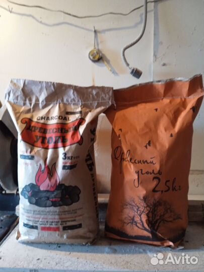 Уголь древесный в мешках