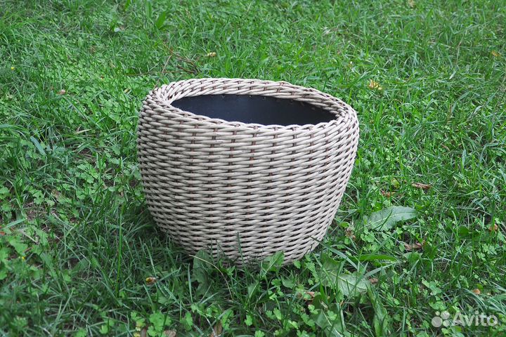 Кашпо из ротанга