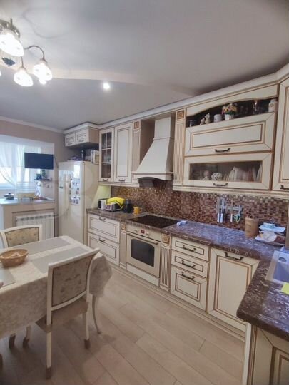 3-к. квартира, 102 м², 5/5 эт.