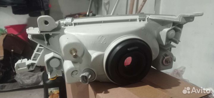 Фара Toyota Corona Premio