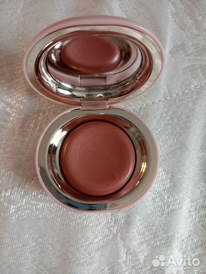 Кремовые румяна rare beauty