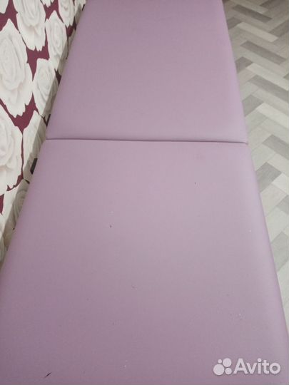 Лампа и кушетка для наращивания ресниц