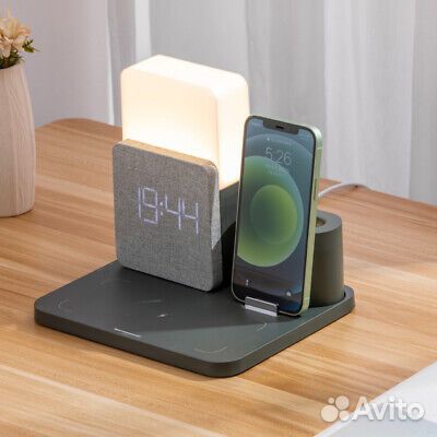 Зарядная станция со светильником