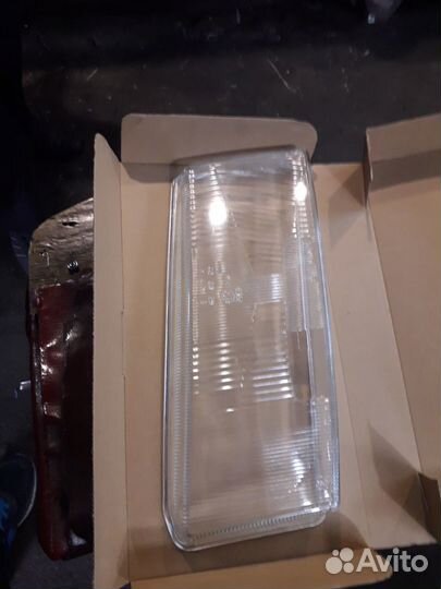 Продам стёкла от фар на Skoda Octavia новые 1996 2