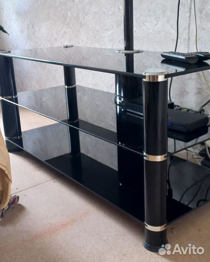 Стеклянная тумба под тв телевизор