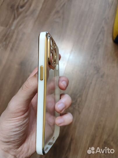 Чехол на iPhone 13 pro