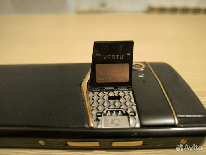 Vertu Aster P Baroque Titanium Jade Black, 6/128 ГБ