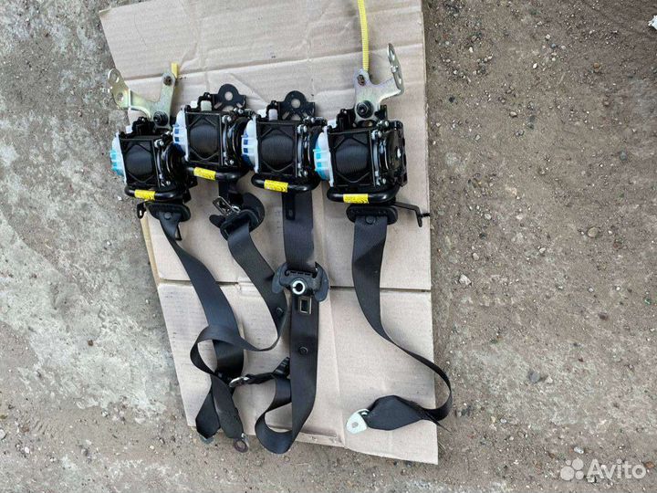 Ремень безопасности левый Toyota C-HR 2016-2023