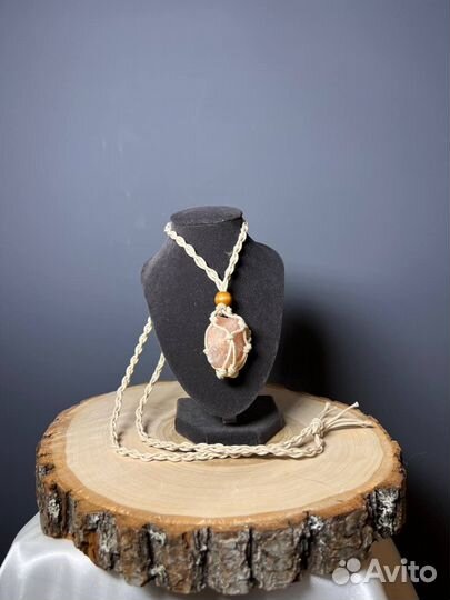 Кулоны с необработанными натуральными камнями