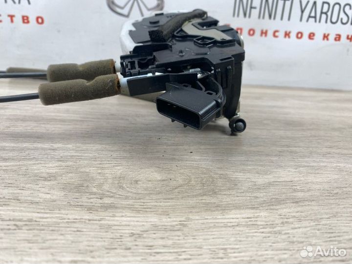 Замок двери передний правый Infiniti Qx56 Qx80 Z62