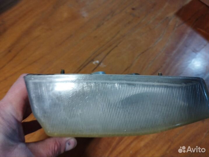 Фонари задние в крышку багажника Audi 80 B3