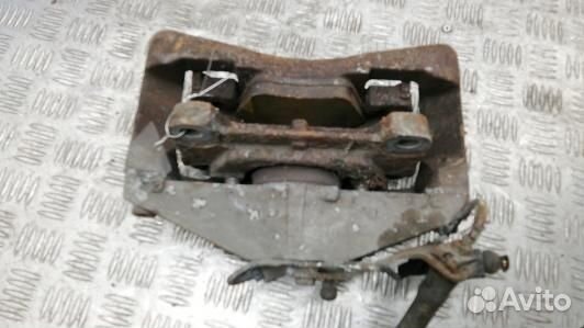 Суппорт тормозной передний правый audi A8 D3 (HEA2