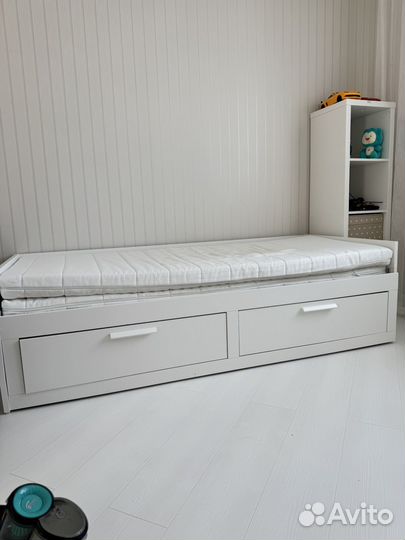 Кровать IKEA brimnes