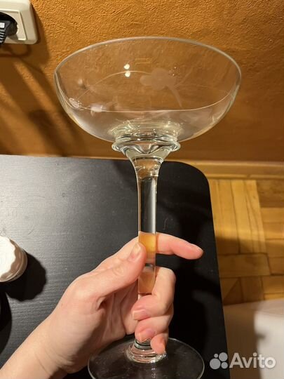 Ваза для фруктов на ножке