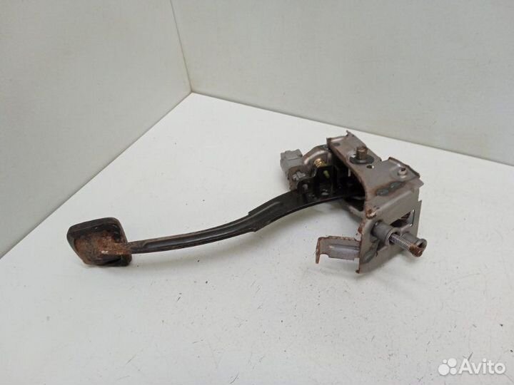 Педаль сцепления Mazda Premacy 1.8 2000