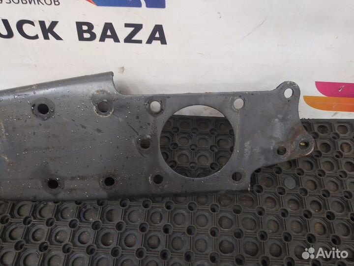 9413104790 Кронштейн переднего бампера правый