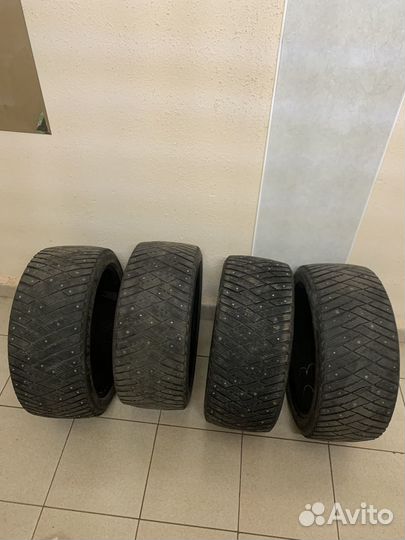 Goodyear Ultragrip Ice Arctic 245/40 R18 97T