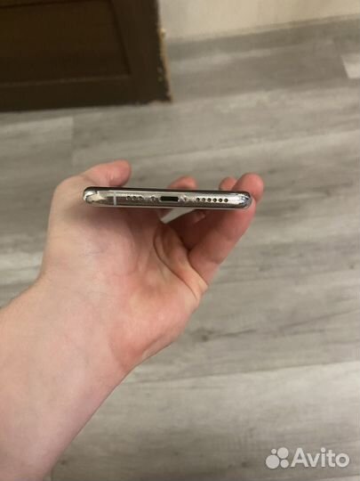 iPhone Xs, 64 ГБ