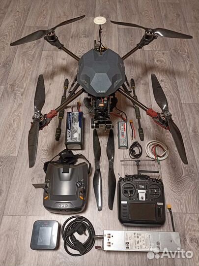 Квадрокоптер на раме Tarot 650 Sport