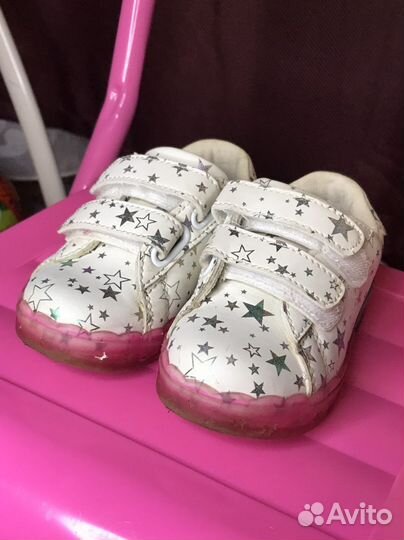 Кроссовки для девочки