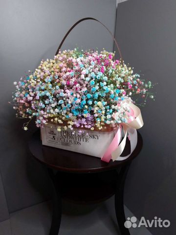 Композиция цветов из гипсофилы