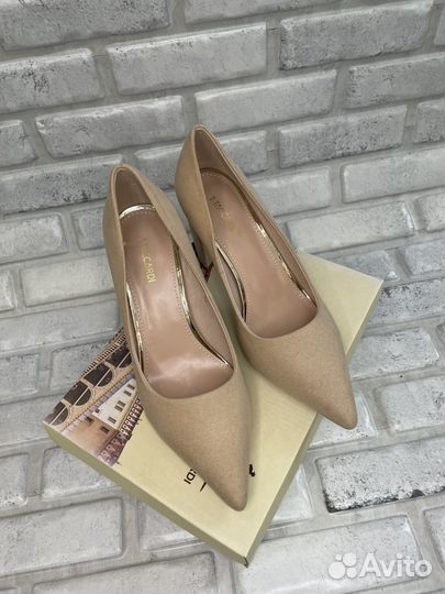 Новые женские туфли 39 размер