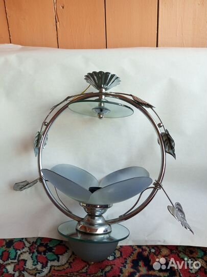 Продам люстру