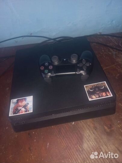 Игровая приставка ps4
