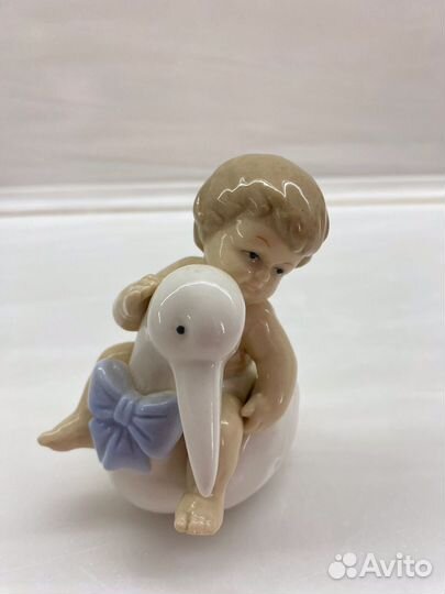 Ангел с малышом. Статуэтка