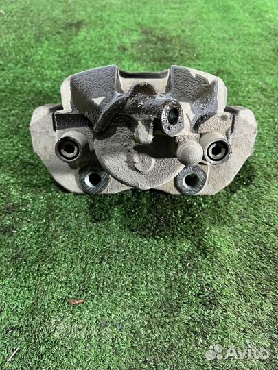 Суппорт передний правый Ford Focus 3 2011 CB