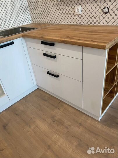 Модульный кухонный гарнитур угловой в наличии