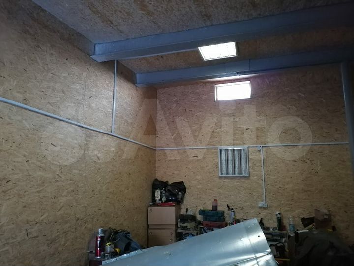 Гараж, > 30 м²