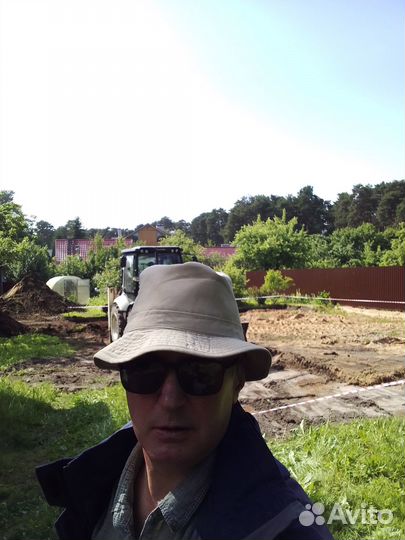 Прораб с бригадой