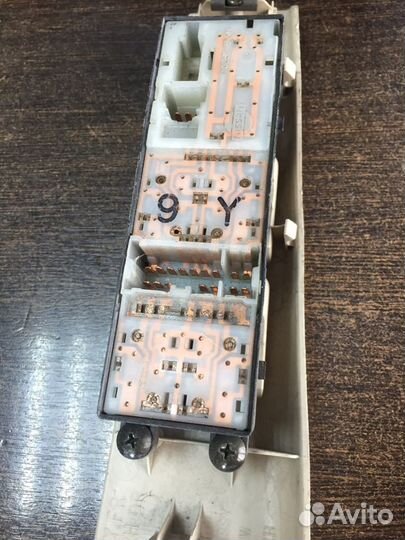 Блок управления стеклоподьемниками Teana G31