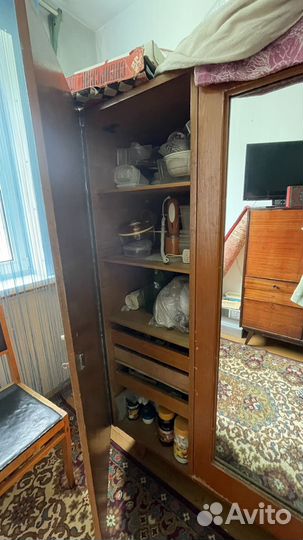 Шкаф