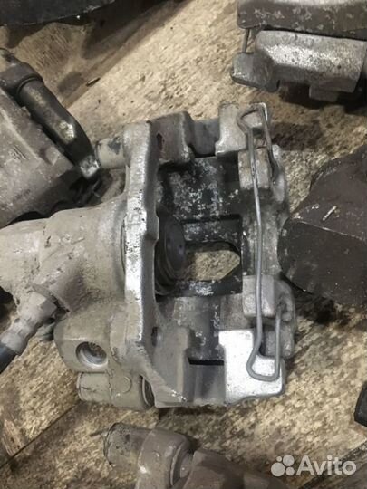 Суппорт тормозной Mazda 3 BL 2012г