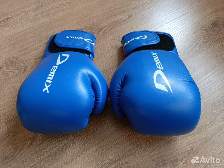 Боксерские перчатки Demix