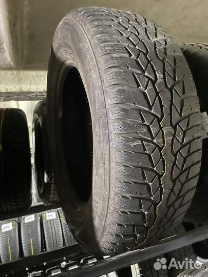 Nokian Tyres WR D4 215/65 R16 102H