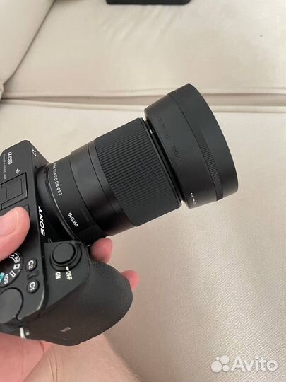 Sony a6500 + sigma 30mm 1f4 + Moza Air Cross