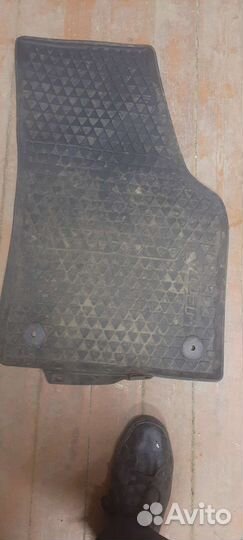 Коврики резиновые jetta 6