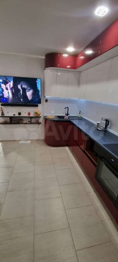 4-к. квартира, 82 м², 5/10 эт.